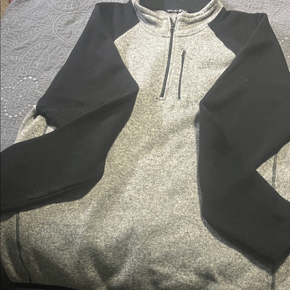 Beverly Hills Polo Club Black and Gray Pullover